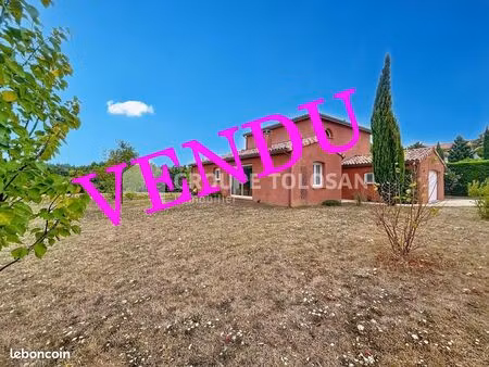 villa 5 pièces 150 m²