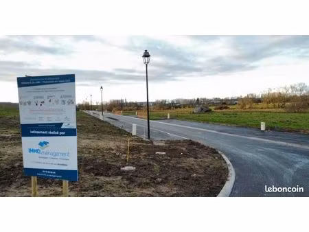 terrain viabilisé 700m