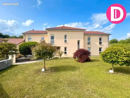 immeuble 11 pièces 351 m²