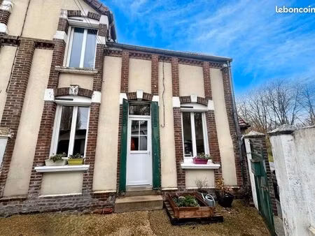 maison quartier saint just des marais