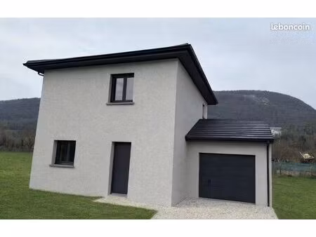 maison 4 pièces 80 m²