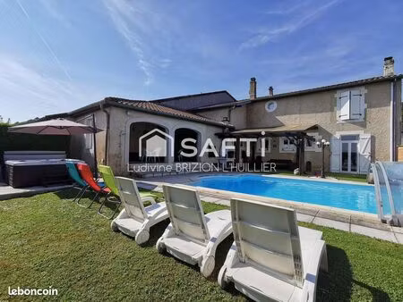 propriété 6 pièces 179 m²