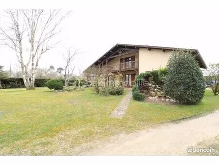 maison 7 pièces 185 m²