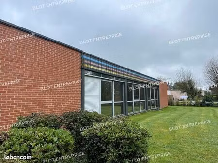 local d'activité 975 m²