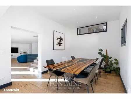 propriété 7 pièces 242 m²