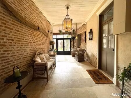 propriété 5 pièces 176 m²