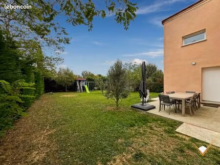 maison 8 pièces 181 m²