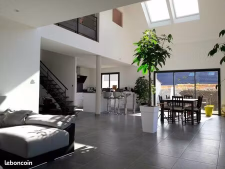 maison 6 pièces 141 m²