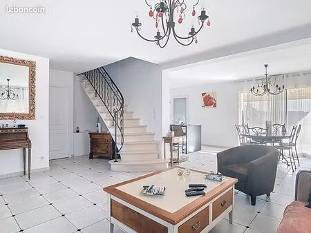 maison 6 pièces 193 m²