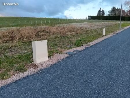 terrain viabilisé 827m² avec permis de construire