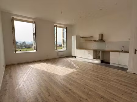 t3 lumineux 75m2 refait à neuf