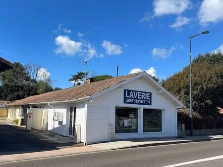 murs commerciaux + appartement t3