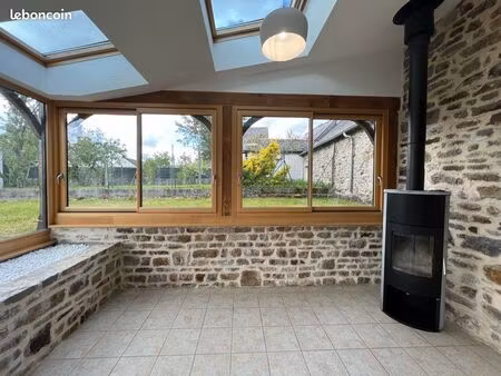 charmante maison en pierre avec véranda