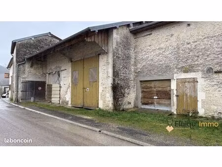 ferme 2 pièces 195 m²