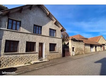 maison 7 pièces 205 m²
