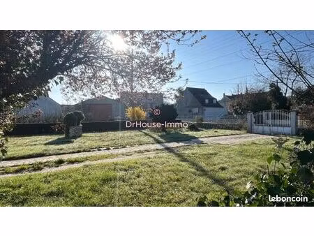 terrain 4 pièces 1480 m²