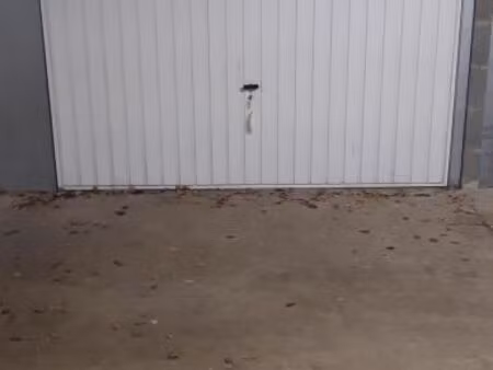 garage/box 14 m² bruz