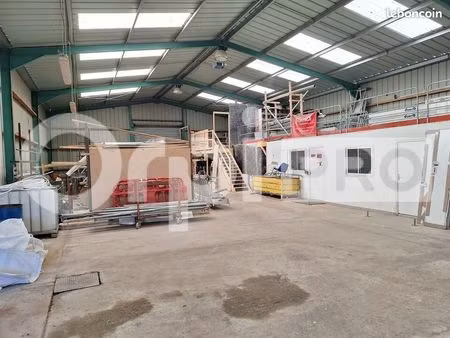 local d'activité 320 m²