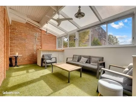 urgent t4 de 130m2 habitables traversants + grande véranda orientée sud-ouest sans vis à v