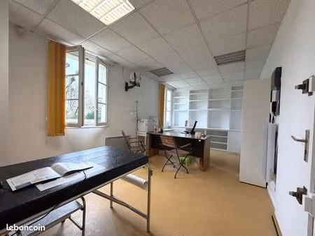 local 52 m² chantilly