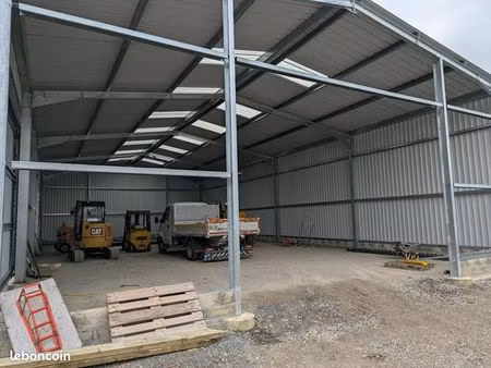 local d'activité 300 m²