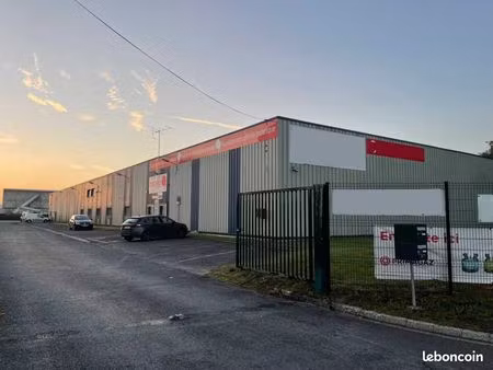 local d'activité 600 m²