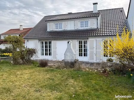 pavillon 8 pièces 147 m²