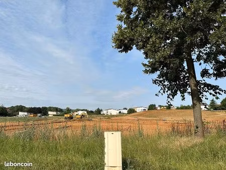 terrain 593 m² florange