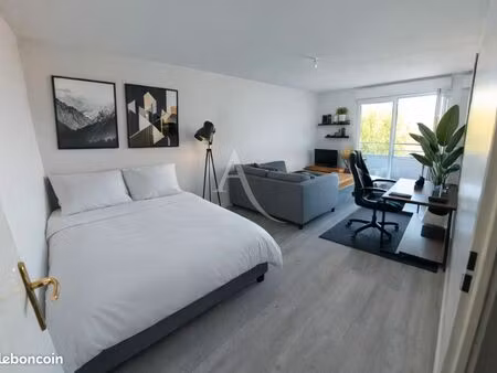 studio 1 pièce 31 m²