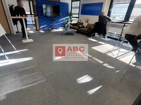 bureaux 176 m² lattes