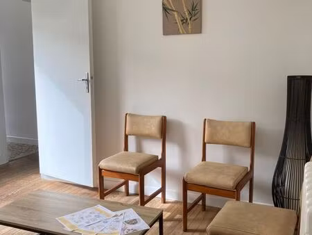 bureau dans cabinet pluridisciplinaire