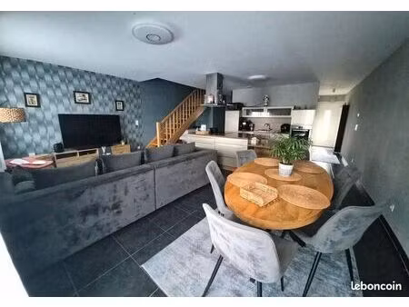 ay sur moselle jolie maison recente avec 4 chambres