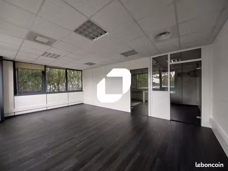 bureau 124 m²