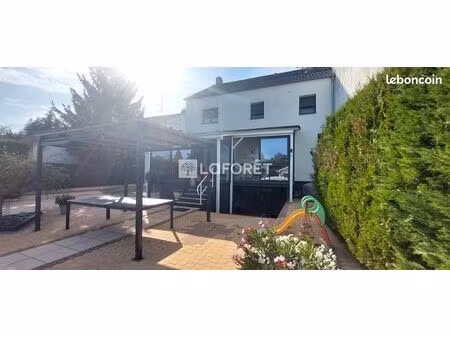 maison 8 pièces 220 m²