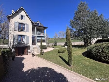 maison 6 pièces 157 m²