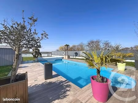 villa 7 pièces 170 m²