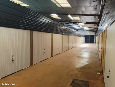 garage  gardes meubles  location de box 13.75m²