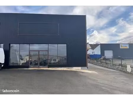 local commercial 103 m² saint berthevin