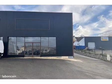 local commercial 105 m² saint berthevin