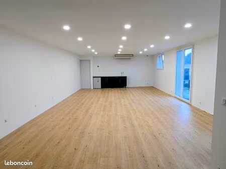 location local/bureau/commerce 75m2