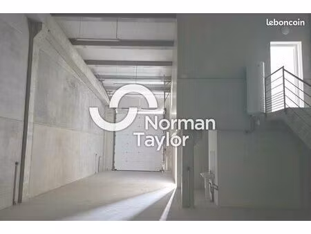 local d'activité 200 m²