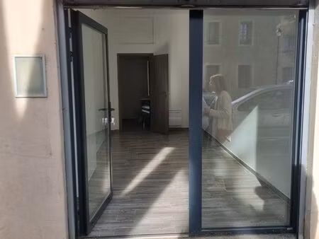 loue local commercial lunel