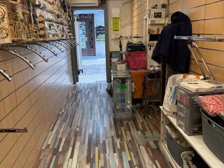 local commercial centre ville avec fort passage . droit au bail 25000