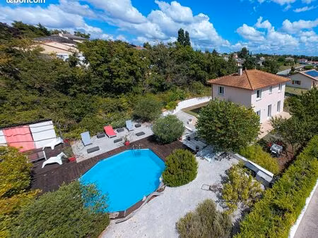 maison individuelle + piscine + vue panoramique + 4 chambres