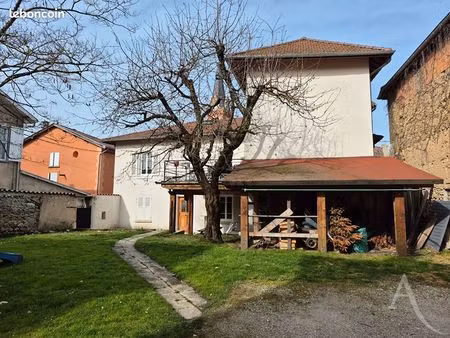 maison 9 pièces 258 m²