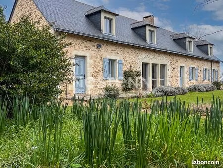 maison 6 pièces 216 m²