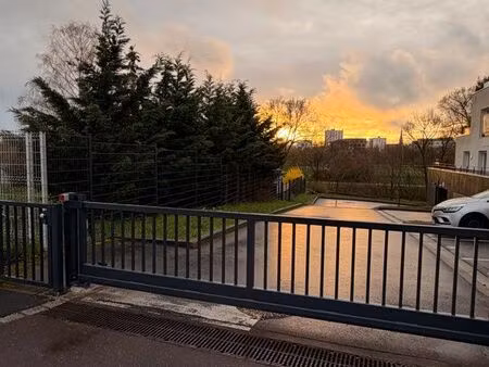 place de parking sécurisée – metz queuleu / écoquartier de la seille