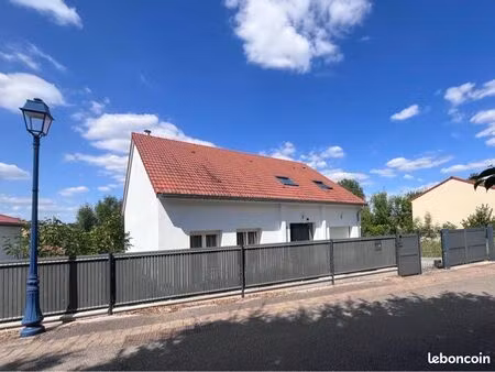 maison familiale 130 m² – pièce de vie 80 m² – sous-sol aménageable – terrain 424 m² – ché
