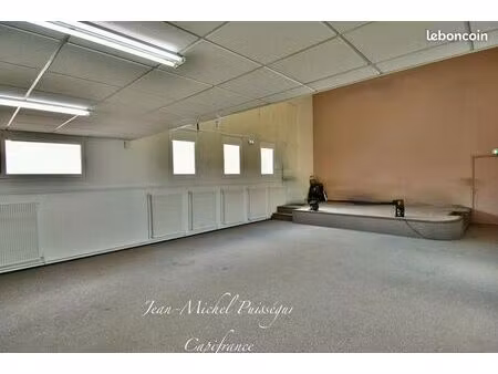 bureau 172 m²