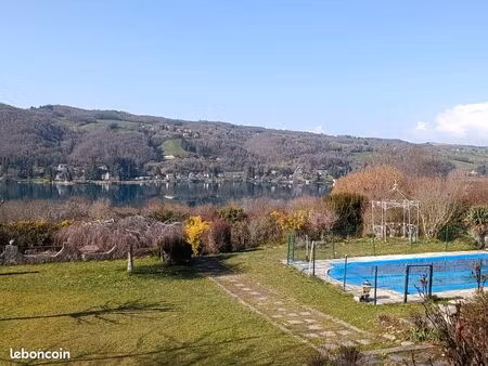 maison entre lac et montagnes